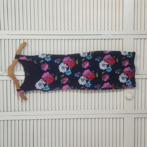 Joe & Elle Dresses & Skirts - Joe & Elle Blue Floral Bodycon Dress